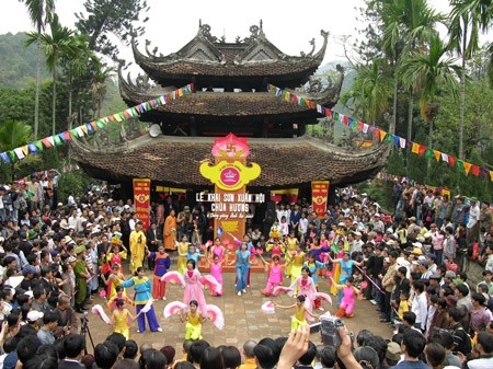Lễ hội Chùa Hương (Ảnh: internet).